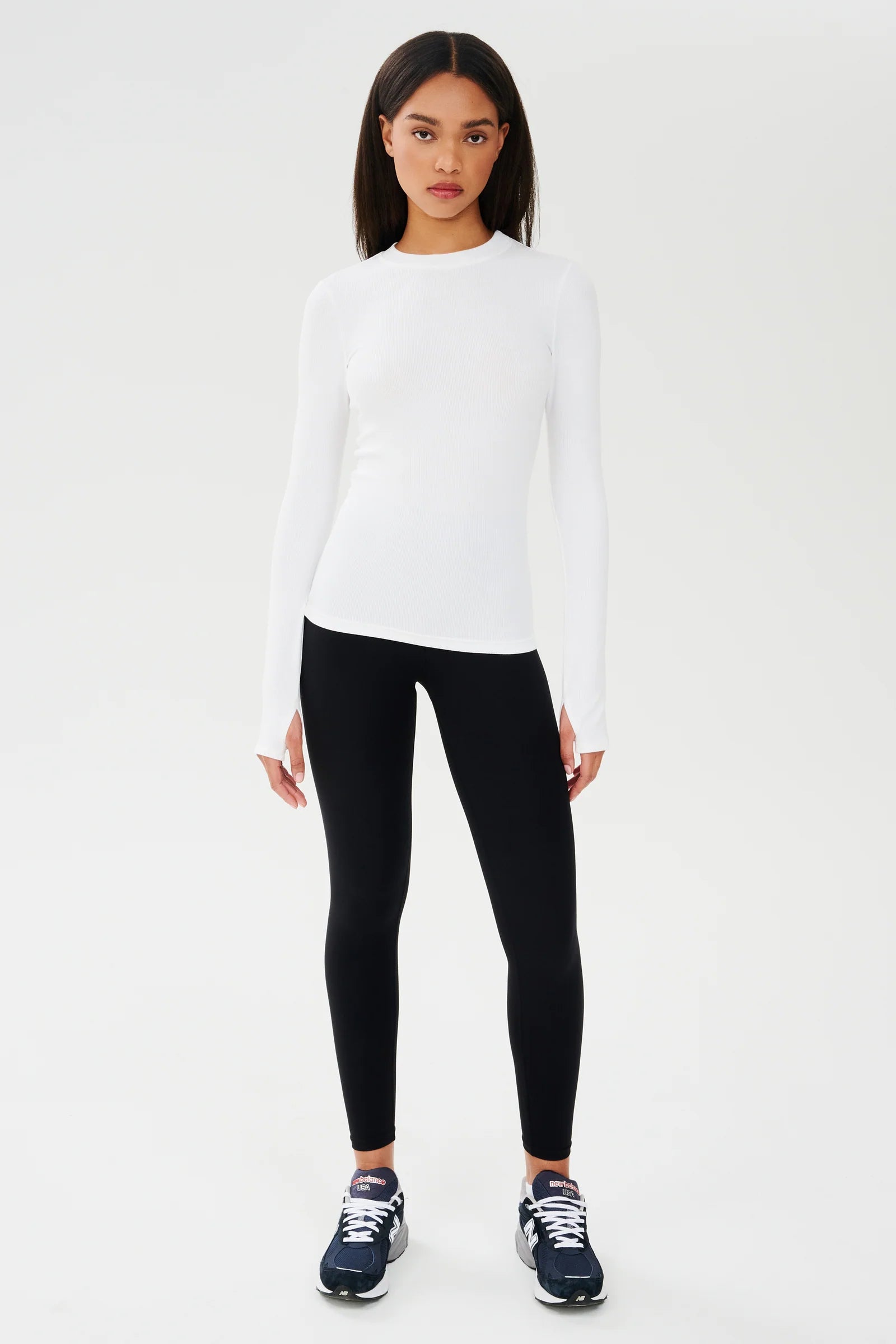 14_D3048LOUISERIBLONGSLEEVEWHITE_004_1600x_7259f2bb-4943-4d6e-a171-45d6b6b220e6.webp