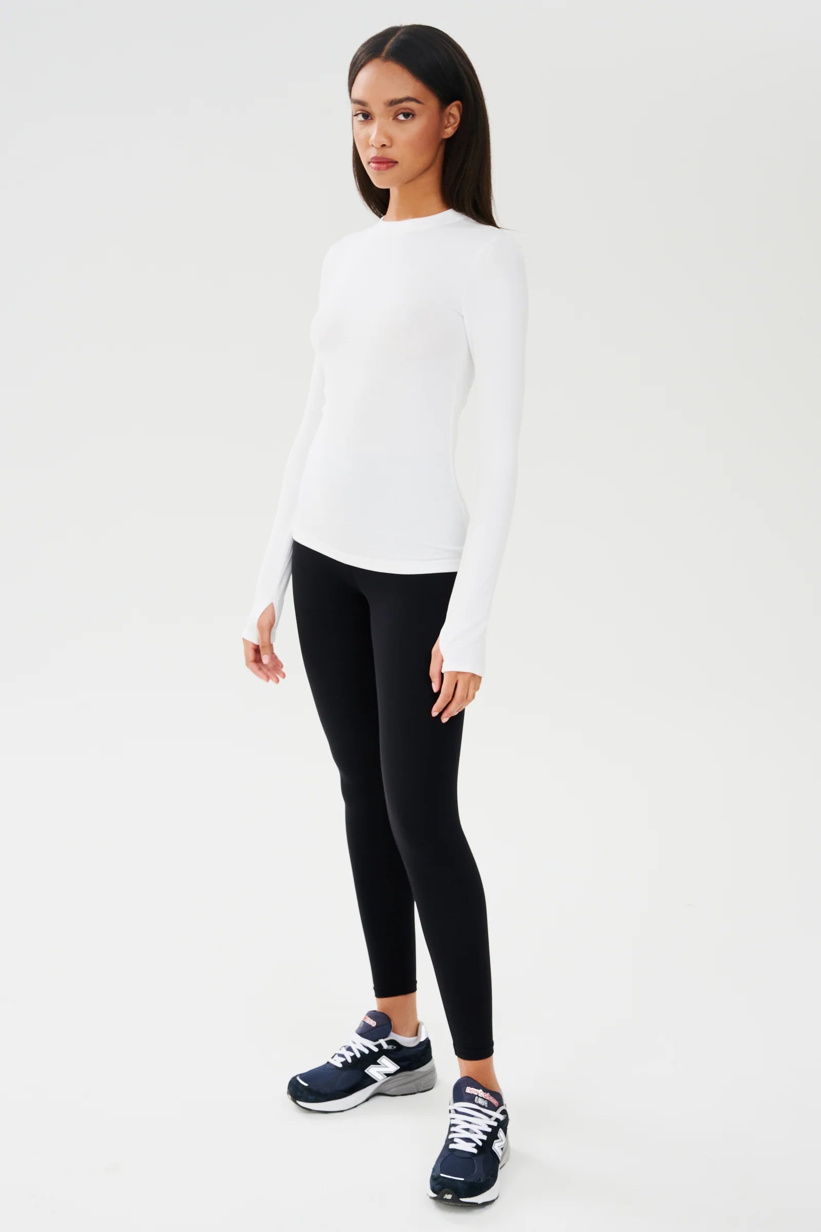 14_D3048LOUISERIBLONGSLEEVEWHITE_013_1600x_b9e4140e-04d4-442d-9b3c-7338c747b11c.webp