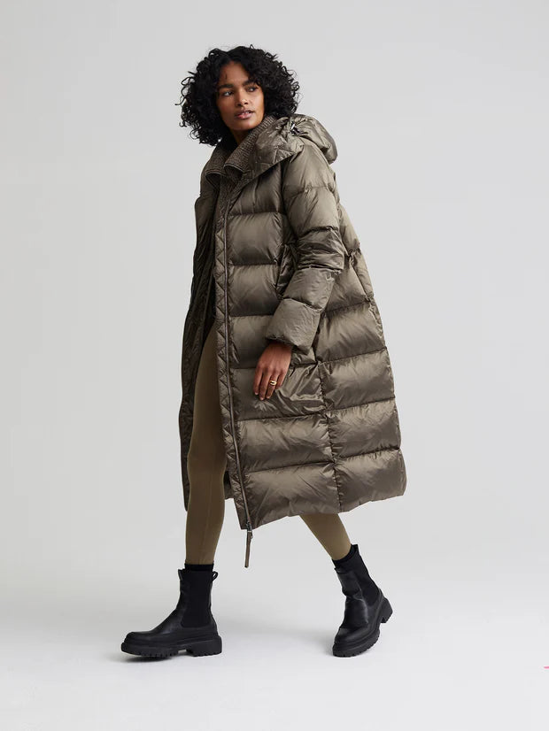 D2_PAYTON_PUFFER_COAT_BRUSHED_OLIVE_METALLIC_VAR00835_017_aed69f28-65a1-4883-9d2d-8a83c3290c27.webp