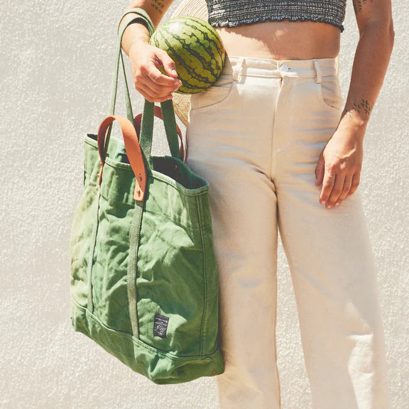 Large East West Tote